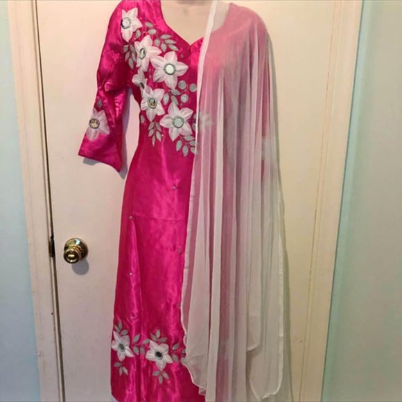 pink and white salwar set - Picture 3 of 7